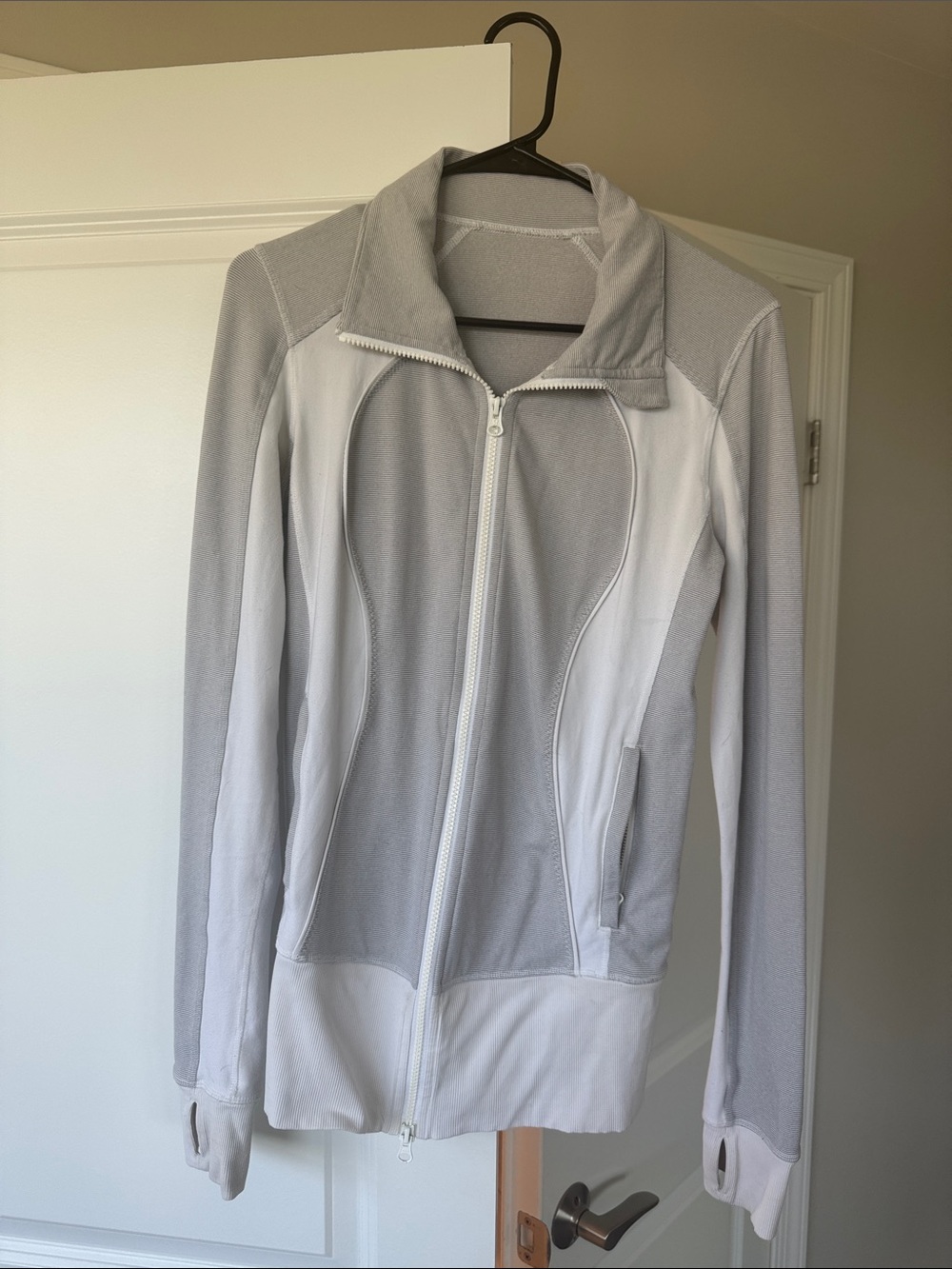 Lululemon Light Gray & White Women's Full-Zip Jacket